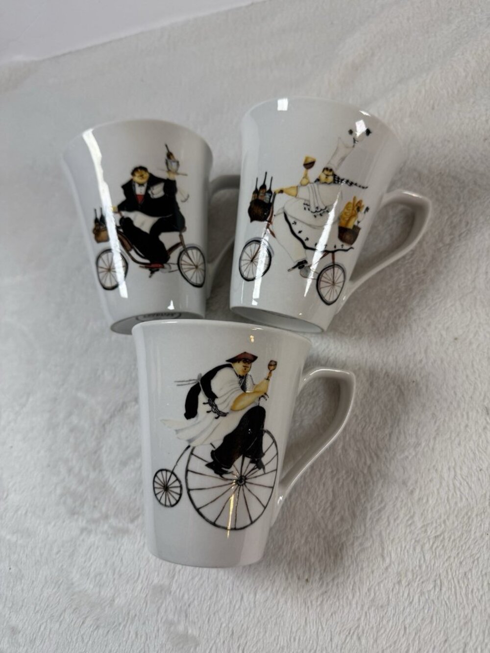 Oneida Chefs to Go Mugs Coffee Mugs Jennifer Garant Set of 3 Riding Bicycle Wine